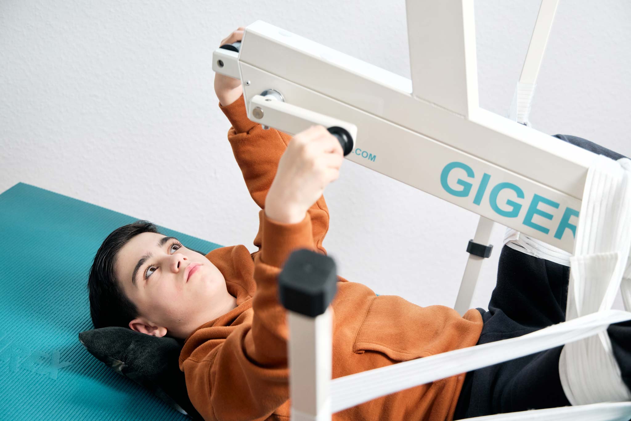 Jugendlicher Patient bei GIGER MD Therapie zur Behandlung von Zerebralparese